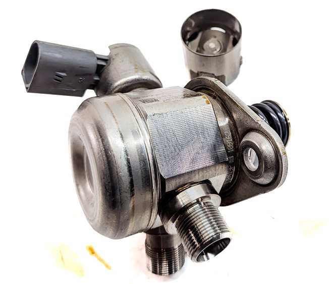 Thumbnail 7: 11-20 MERCEDES E S SL GL (W205 W166 W212 X166 X253) V8 LEFT MECHANICAL FUEL PUMP