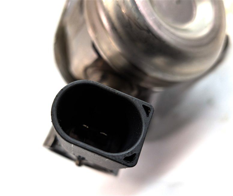 Thumbnail 8: 11-20 MERCEDES E S SL GL (W205 W166 W212 X166 X253) V8 LEFT MECHANICAL FUEL PUMP