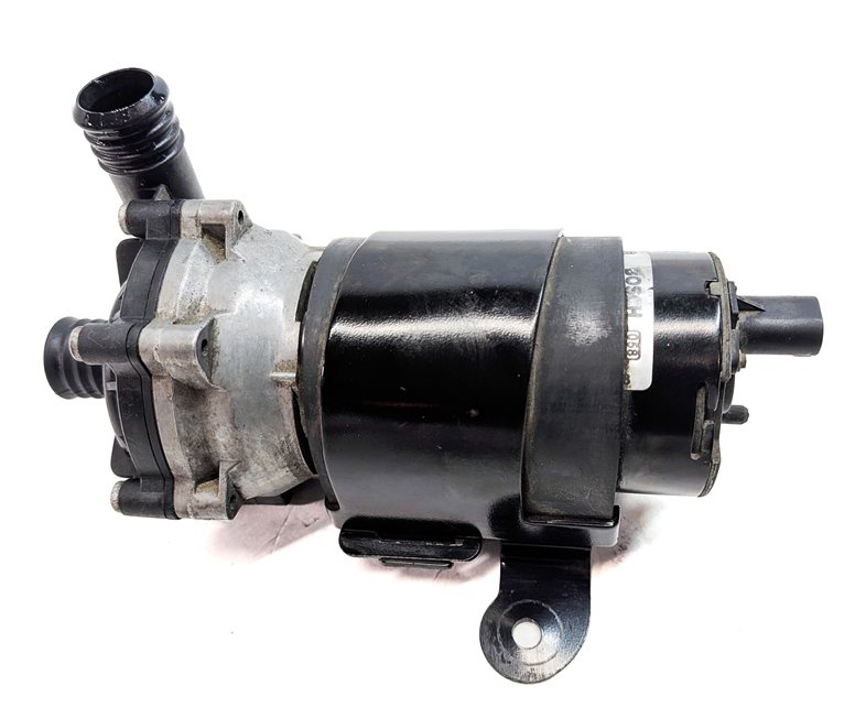 Thumbnail 2: 2013 MERCEDES GL550 (X166) 4.6L (278.928) ENGINE AUXILIARY WATER COOLANT PUMP