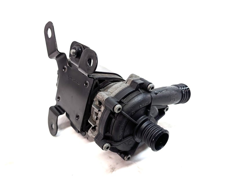 Thumbnail 7: 2013 MERCEDES GL550 (X166) 4.6L (278.928) ENGINE AUXILIARY WATER COOLANT PUMP