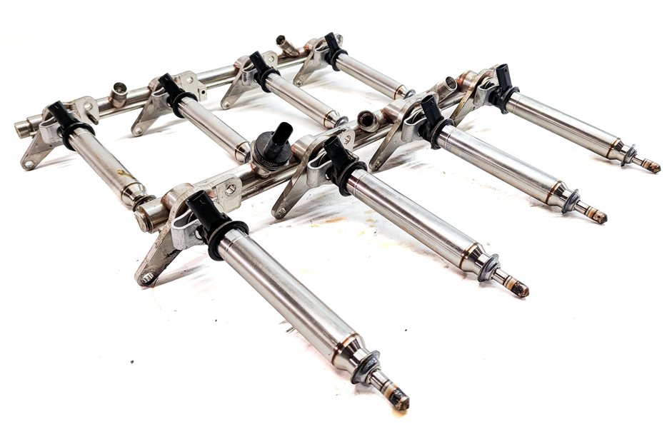 2013 MERCEDES GL550 (X166) 4.6L (278.928) ENGINE FUEL INJECTOR SET/8 w/ RAILS