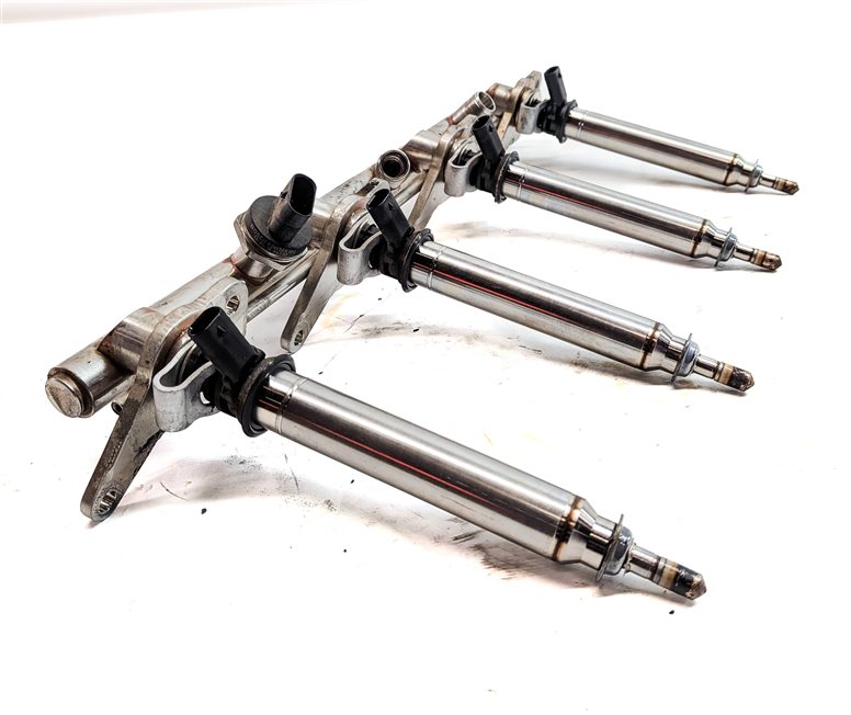 Thumbnail 3: 2013 MERCEDES GL550 (X166) 4.6L (278.928) ENGINE FUEL INJECTOR SET/8 w/ RAILS
