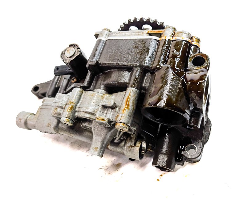 Thumbnail 4: 2013 MERCEDES GL550 (X166) 4.6L (278.928) ENGINE MOTOR OIL FLUID PUMP ASSEMBLY