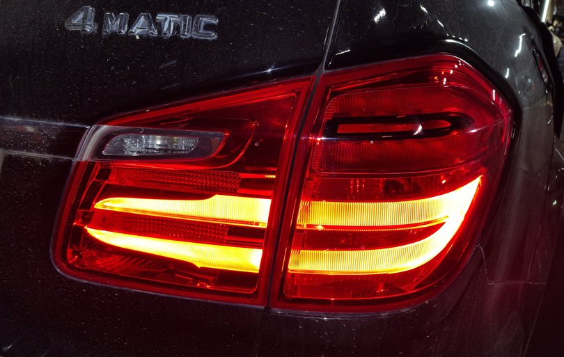Thumbnail 2: 13-16 MERCEDES GL350 GL450 GL550 (X166) REAR RIGHT INNER TAILLIGHT LIGHT LAMP