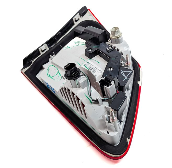Thumbnail 7: 13-16 MERCEDES GL350 GL450 GL550 (X166) REAR RIGHT INNER TAILLIGHT LIGHT LAMP