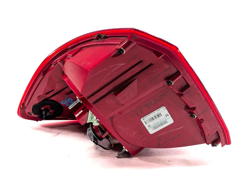 Thumbnail 5: 13-16 MERCEDES GL (X166) REAR RIGHT PASSENGER OUTER TAILLIGHT BRAKE LIGHT LAMP