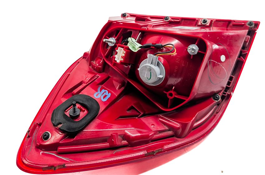 Thumbnail 6: 13-16 MERCEDES GL (X166) REAR RIGHT PASSENGER OUTER TAILLIGHT BRAKE LIGHT LAMP