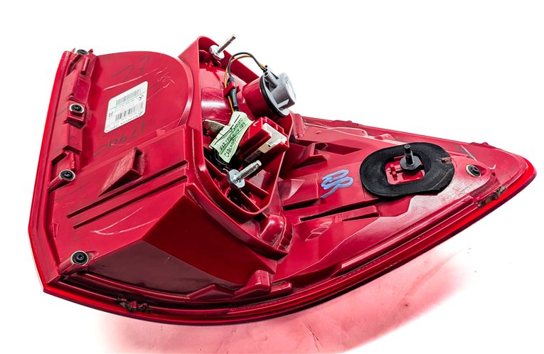 Thumbnail 7: 13-16 MERCEDES GL (X166) REAR RIGHT PASSENGER OUTER TAILLIGHT BRAKE LIGHT LAMP