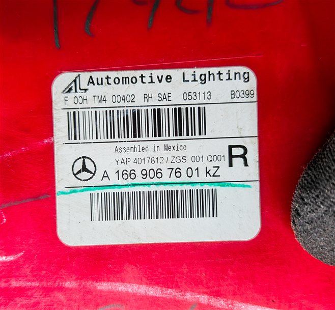 Thumbnail 9: 13-16 MERCEDES GL (X166) REAR RIGHT PASSENGER OUTER TAILLIGHT BRAKE LIGHT LAMP