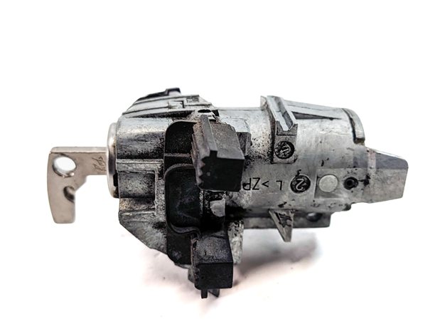 Thumbnail 6: 2013 MERCEDES GL550 (X166) FRONT LEFT DRIVER DOOR HANDLE LOCK CYLINDER w/ KEY