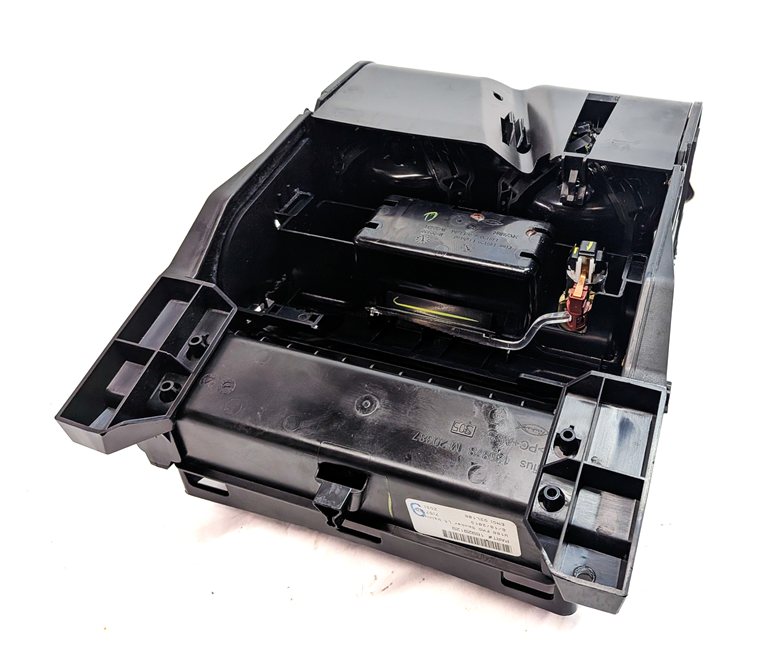 Thumbnail 10: 2013 MERCEDES GL550 (X166) CENTER CONSOLE CUPHOLDER w/ ASHTRAY 12V POWER SOCKET