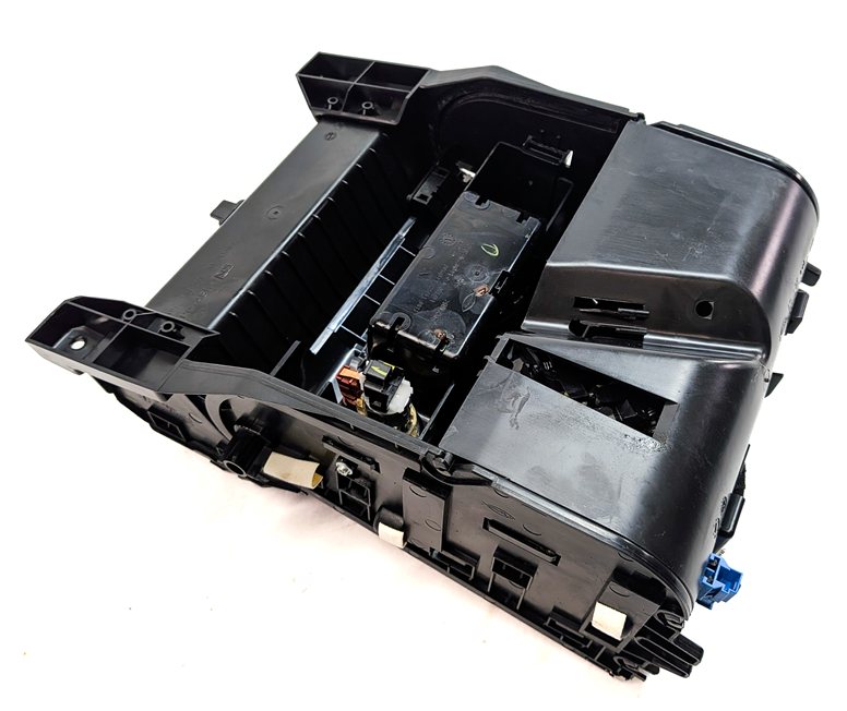 Thumbnail 9: 2013 MERCEDES GL550 (X166) CENTER CONSOLE CUPHOLDER w/ ASHTRAY 12V POWER SOCKET