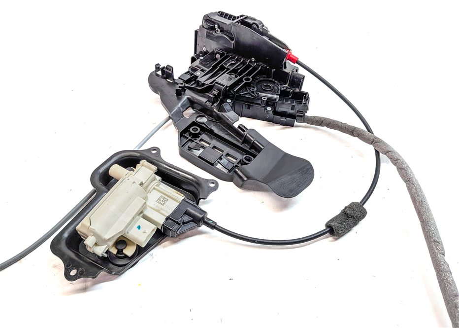 Thumbnail 2: 13-20 MERCEDES GL GLE GLS S - FRONT LEFT DRIVER DOOR LATCH w/ SOFT CLOSE MOTOR