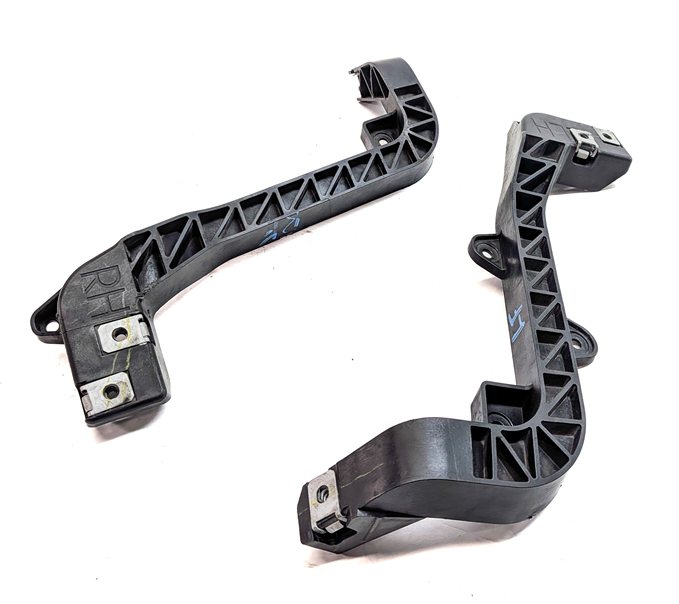 Thumbnail 2: 2013 MERCEDES GL550 (X166) 4.6L (278.928) ENGINE RADIATOR SUPPORT BRACKET SET/2