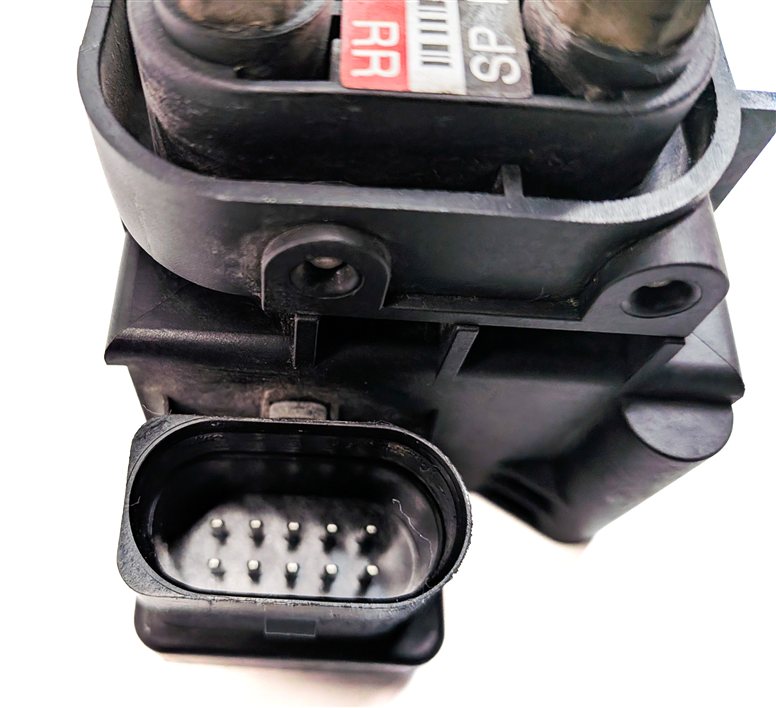 Thumbnail 7: 2013 MERCEDES GL550 (X166) AIR SUSPENSION CONTROL VALVE BLOCK