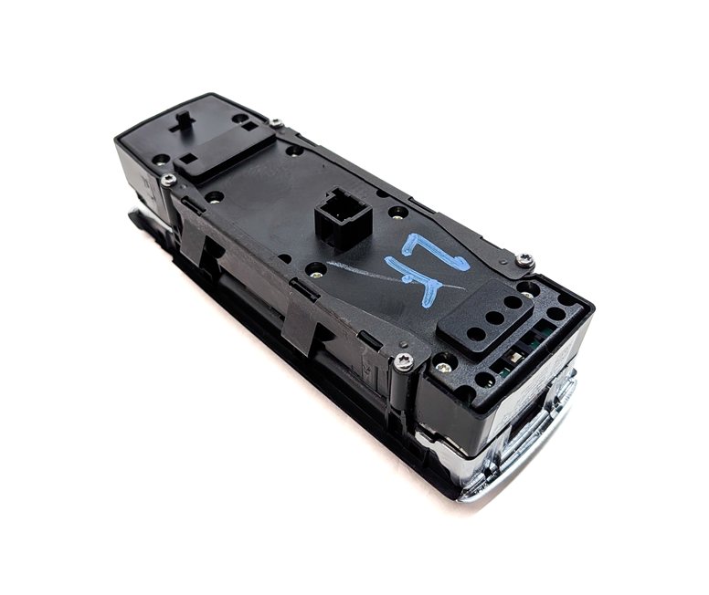 Thumbnail 3: 13-20 MERCEDES B GL GL GLA GLE GLS ML (W166 X166) DRIVER P-FOLD WINDOW SWITCH