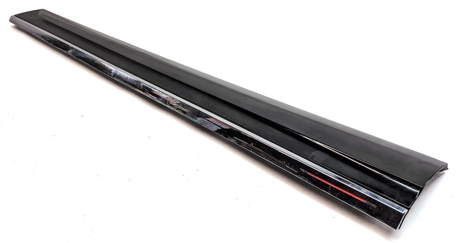 Thumbnail 3: 13-17 AUDI Q5 B8 8R FRONT RIGHT PASSENGER LOWER DOOR MOULDING TRIM PANEL (Black)