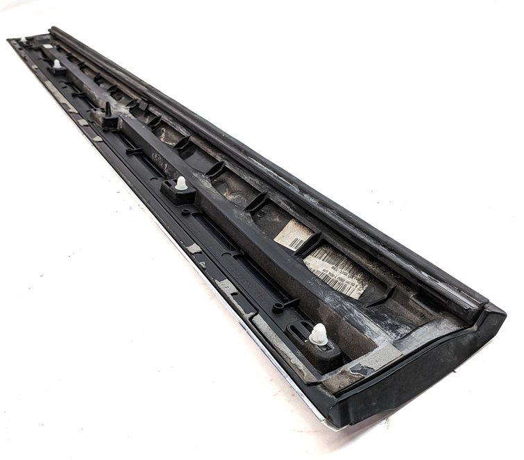 Thumbnail 5: 13-17 AUDI Q5 B8 8R FRONT LEFT DRIVER LOWER DOOR MOULDING TRIM PANEL (Black)