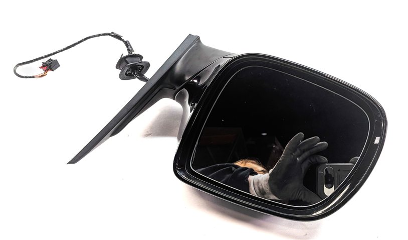 Thumbnail 1: 2009-2014 AUDI Q5 (B8 8R) LEFT FRONT DRIVER HEATED DOOR MIRROR (Black)
