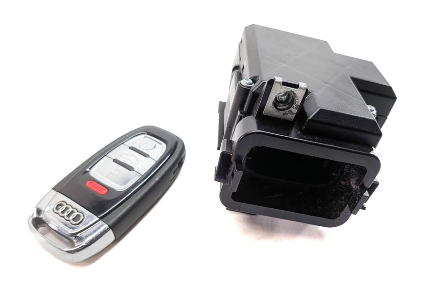 Thumbnail 5: 13 AUDI Q5 (B8 8R) 2.0L (CPMA) SPEEDOMETER ECM BCM IMMOBILIZER MODULE KEY SET/9
