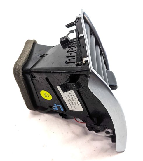 Thumbnail 3: 2013 AUDI Q5 (B8 8R) FRONT LEFT DRIVER DASH HEAT AIR AC HVAC VENT (Black)