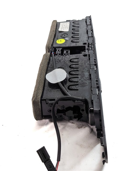 Thumbnail 6: 2013 AUDI Q5 (B8 8R) FRONT CENTER DASH HEAT AIR AC HVAC VENT (Black)