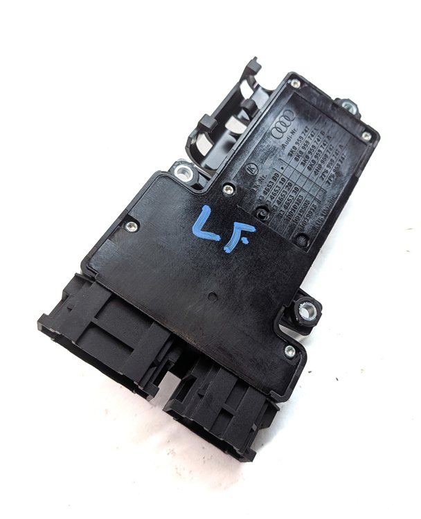 Thumbnail 6: 2013 AUDI Q5 (B8 8R) FRONT LEFT DRIVER SEAT POSITION ADJUST SWITCH BUTTON PANEL