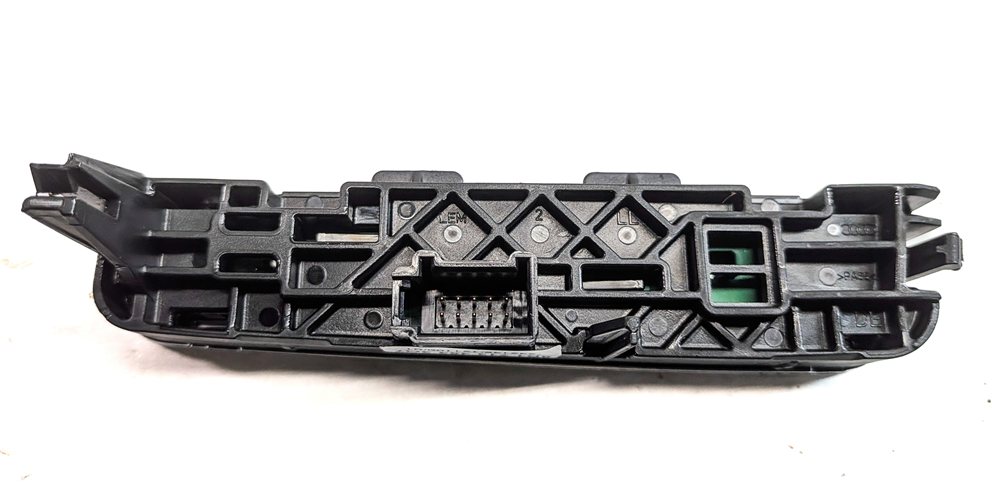Thumbnail 6: 2013 AUDI Q5 (B8 8R) 2.0L AUTOMATIC TRANSMISSION GEAR SHIFT INDICATOR TRIM