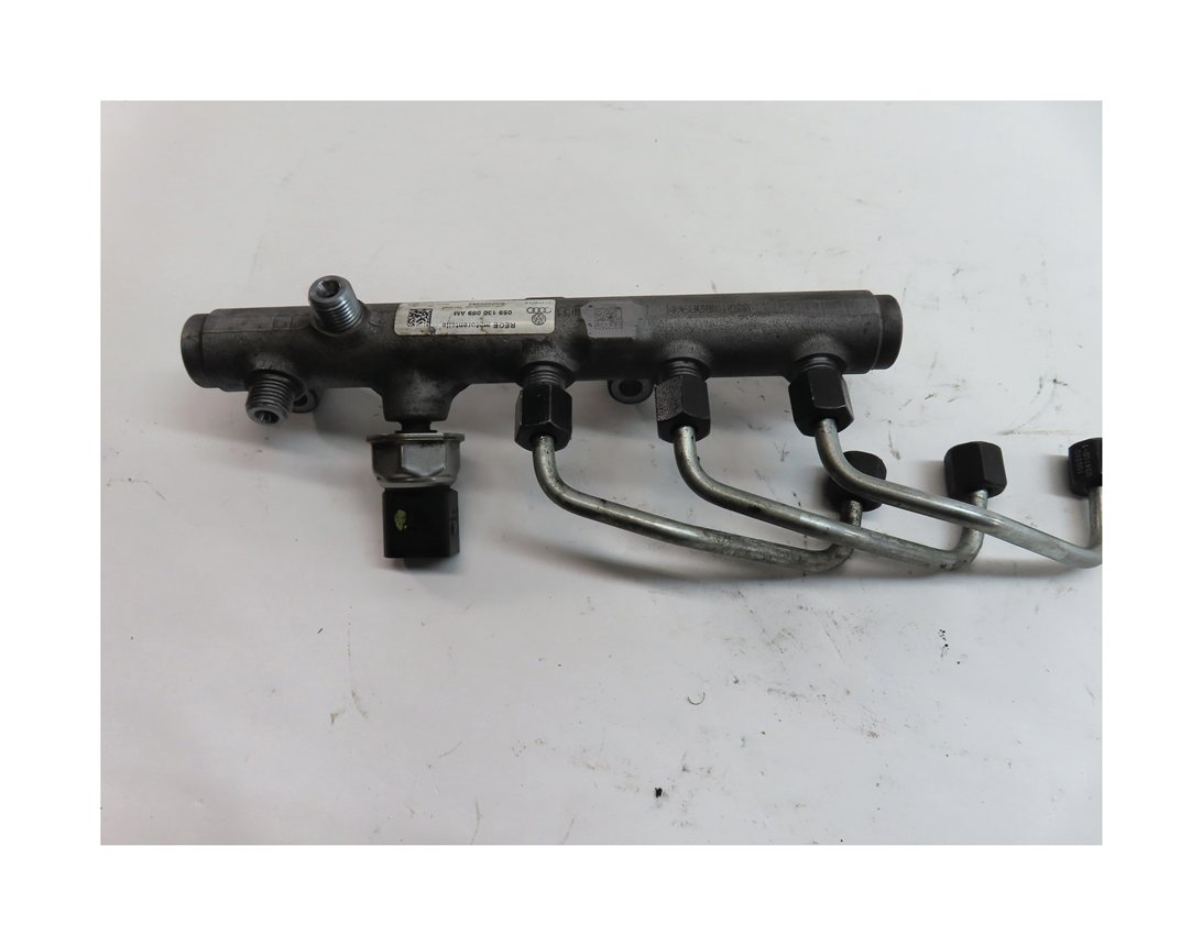 Thumbnail 6: 2011 AUDI Q7 (4L) 3.0L DIESEL (CATA) LEFT ENGINE FUEL INJECTOR RAIL w/LINES