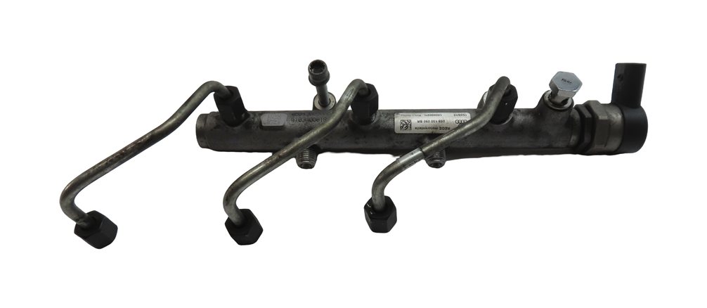 Thumbnail 4: 2011 AUDI Q7 (4L) 3.0L DIESEL (CATA) RIGHT ENGINE FUEL INJECTOR RAIL w/ LINES