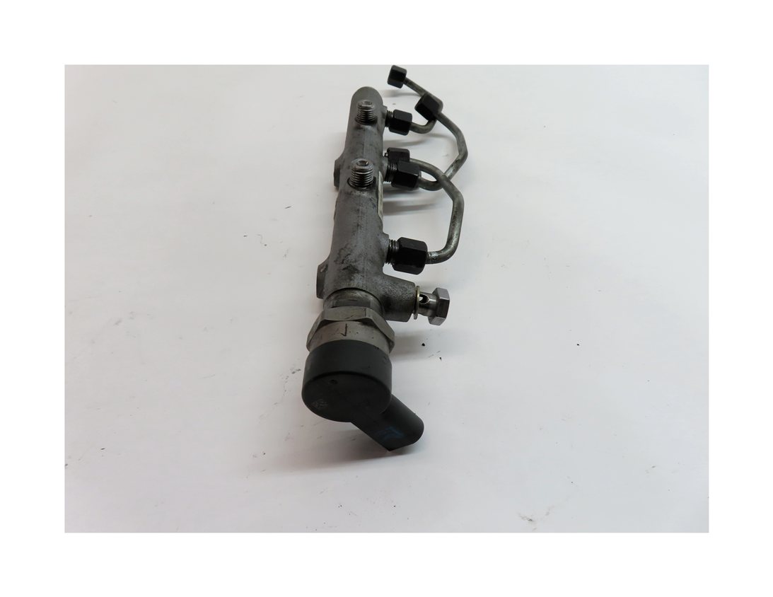 Thumbnail 6: 2011 AUDI Q7 (4L) 3.0L DIESEL (CATA) RIGHT ENGINE FUEL INJECTOR RAIL w/ LINES