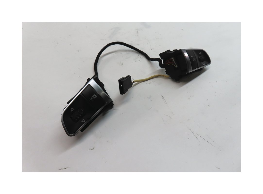 2011 AUDI Q7 (4L) DRIVER STEERING WHEEL RADIO PHONE CONTROL SWITCH SET/2