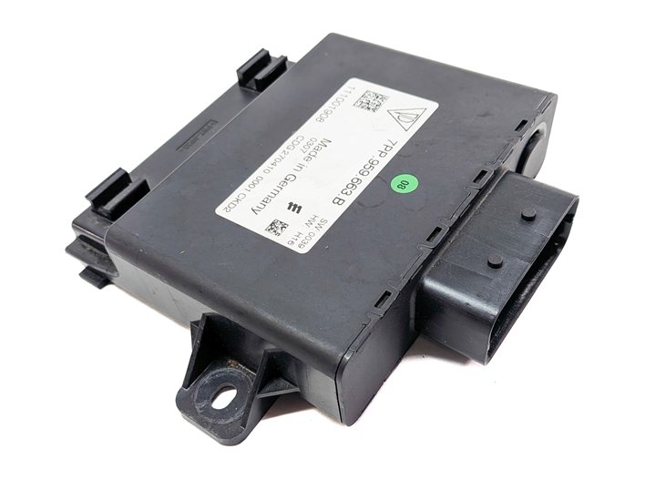 Thumbnail 3: 2011 PORSCHE PANAMERA (970) 3.6L M46.20 ENGINE VOLTAGE CONVERTER CONTROL MODULE