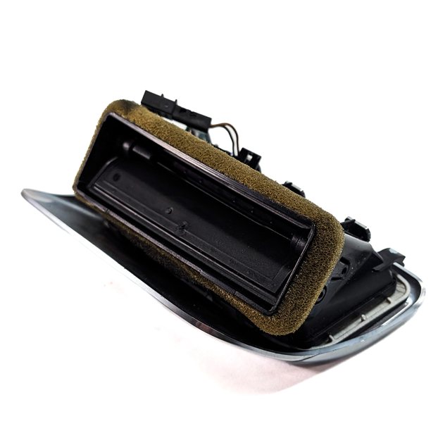 Thumbnail 6: 2011 PORSCHE PANAMERA (970) REAR RIGHT HEAT AIR AC HVAC VENT (Black)