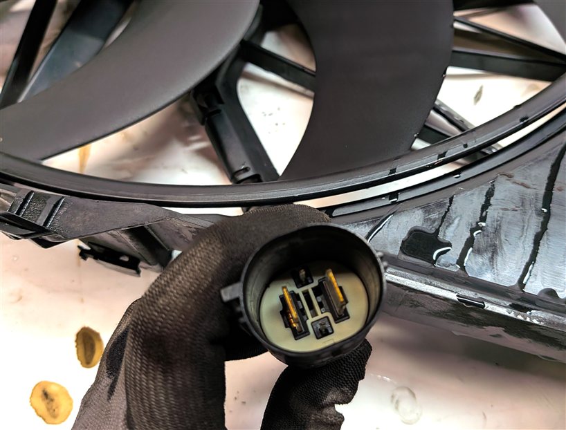 Thumbnail 8: 2010-2016 PORSCHE PANAMERA (970 G1) 3.0L 3.6L 4.8L RADIATOR COOLING FAN ASSEMBLY