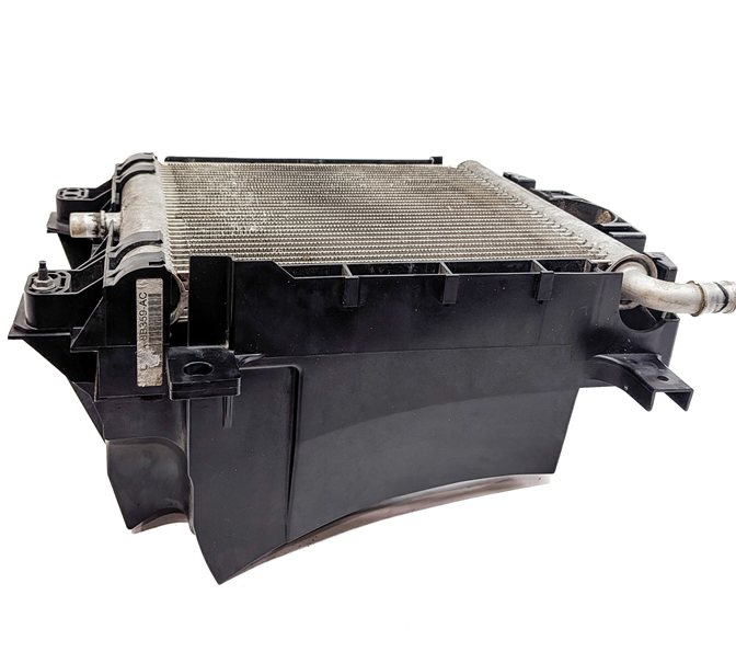 Thumbnail 4: 13-20 ROVER SPORT DISCOVERY (L405 L462 L494) LEFT AUXILIARY RADIATOR & BRACKET