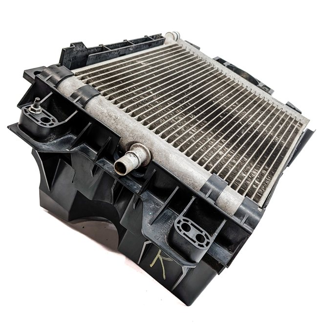Thumbnail 6: 13-20 ROVER SPORT DISCOVERY (L405 L462 L494) RIGHT AUXILIARY RADIATOR & BRACKET