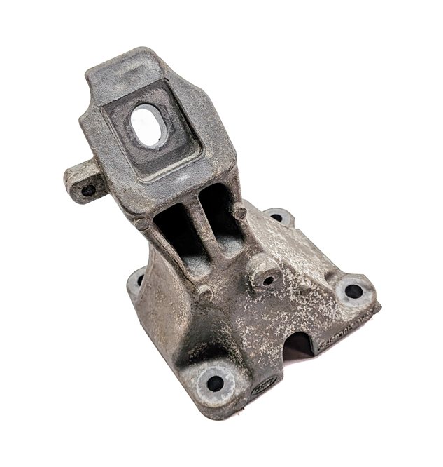 Thumbnail 1: 2014 RANGE ROVER SPORT L494 5.0L SUPER (AJ133) RIGHT ENGINE MOTOR MOUNT BRACKET