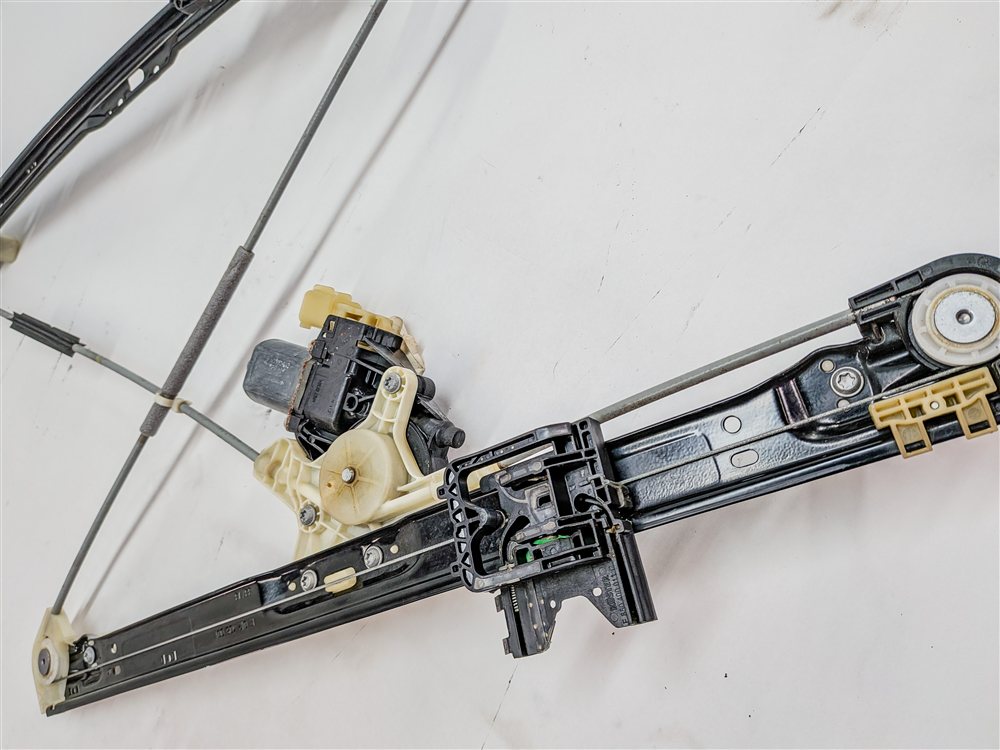 Thumbnail 5: 2014-2020 RANGE ROVER SPORT (L494) FRONT LEFT DRIVER WINDOW REGULATOR w/MOTOR