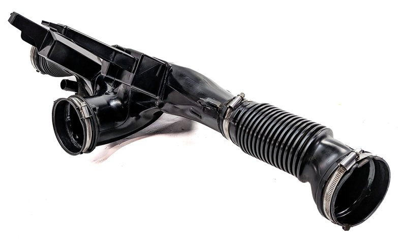 Thumbnail 4: 2014 ROVER SPORT (L494) 5.0L SUPER (AJ133) ENGINE AIR INTAKE RESONATOR DAMPER