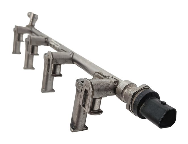 Thumbnail 6: 2014 RANGE ROVER SPORT (L494) 5.0L SUPER (AJ133) ENGINE FUEL INJECTOR RAIL SET/2