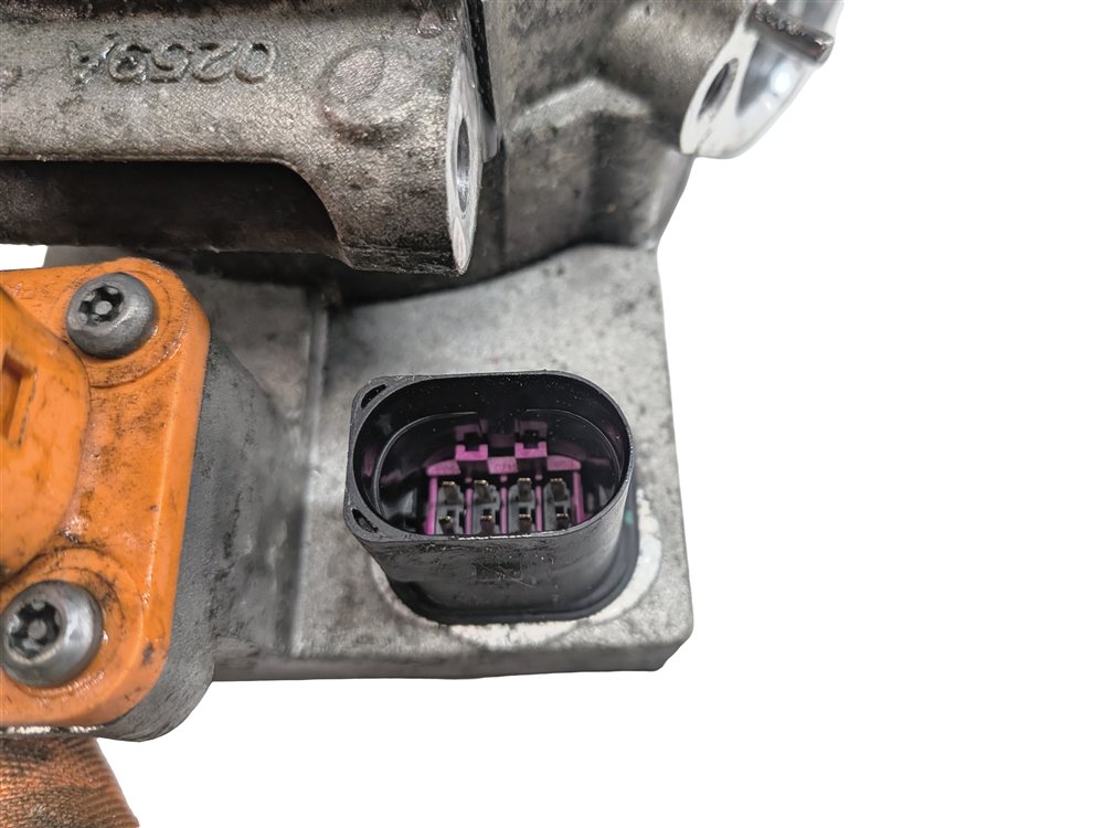 Thumbnail 7: 2016-2018 AUDI A3 E-TRON (8VF) 1.4L HYBRID ENGINE A/C COMPRESSOR PUMP