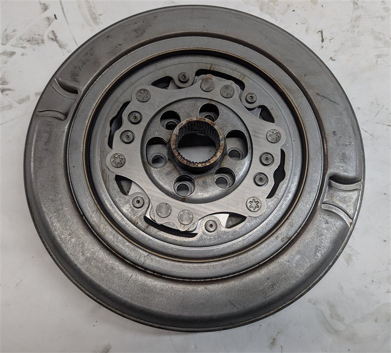 Thumbnail 3: 16-18 AUDI A3 E-TRON (8VF) 1.4L TURBO HYBRID AUTO FWD FLYWHEEL FLY WHEEL