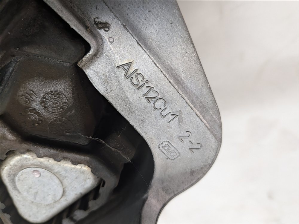 Thumbnail 10: 16 AUDI A3 E-TRON (8V) 1.4L HYBRID CXUA RIGHT ENGINE MOTOR SUPPORT MOUNT BRACKET