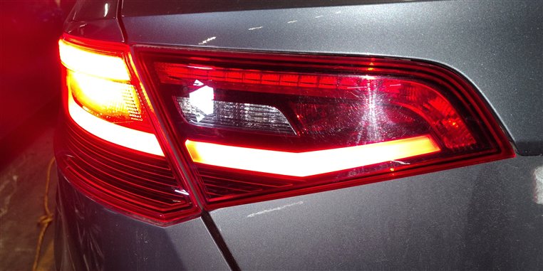 Thumbnail 2: 2016-2018 AUDI A3 E-TRON (8VF) LEFT DRIVER REAR INNER TAILLIGHT LIGHT LAMP (LED)