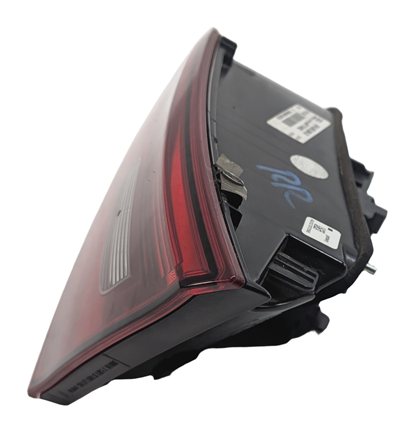 Thumbnail 4: 2016-2018 AUDI A3 E-TRON (8VF) RIGHT PASSENGER REAR INNER TAILLIGHT LIGHT LAMP