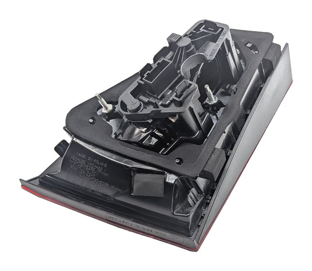 Thumbnail 7: 2016-2018 AUDI A3 E-TRON (8VF) RIGHT PASSENGER REAR INNER TAILLIGHT LIGHT LAMP