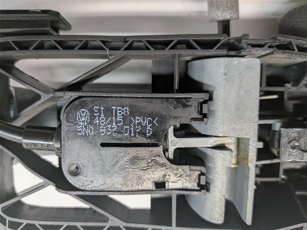 Thumbnail 7: 2015-2019 AUDI A3 S3 RS3 TT (8V MK3) REAR LEFT EXTERIOR DOOR HANDLE (Gray)