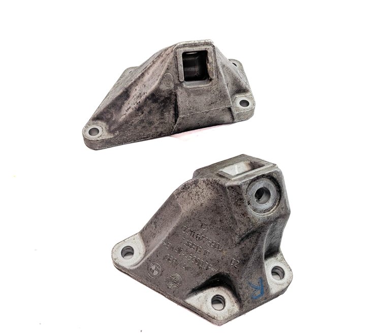 Thumbnail 3: 2009 BMW 750I (F01) 4.4L (N63) ENGINE MOTOR SUPPORT MOUNT BRACKET SET/2