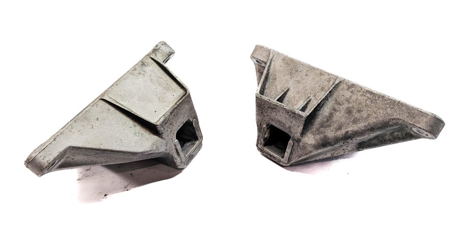 Thumbnail 6: 2009 BMW 750I (F01) 4.4L (N63) ENGINE MOTOR SUPPORT MOUNT BRACKET SET/2